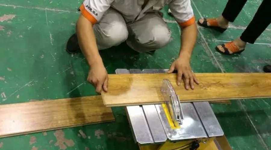 塵霸無塵鋸聯(lián)手生活家地板團(tuán)購現(xiàn)場(chǎng)共推無塵安裝金鑰匙服務(wù)